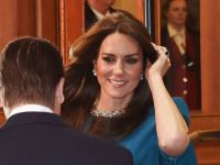 El impresionante vestido azul de Kate Middleton que deslumbró a todos: conocé dónde comprarlo y su insólito precio