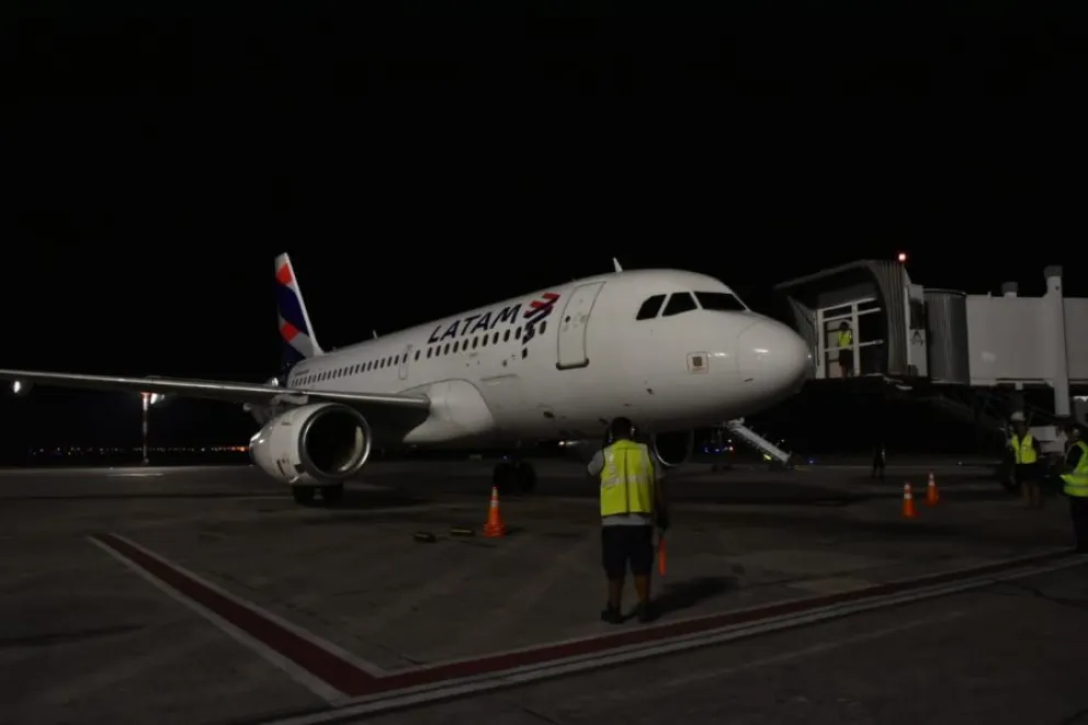 Se inauguró la nueva ruta aérea entre Lima y Salta por Latam 
