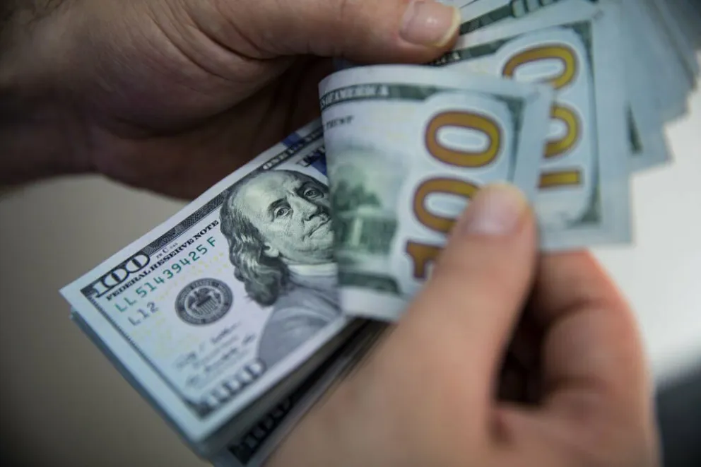 Dólar oficial y dólar blue: a cuánto abrió la cotización este lunes 18 de diciembre