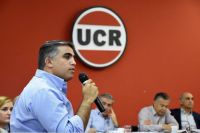 Miguel Nanni logró por segunda vez postergar su salida de la presidencia de la UCR 