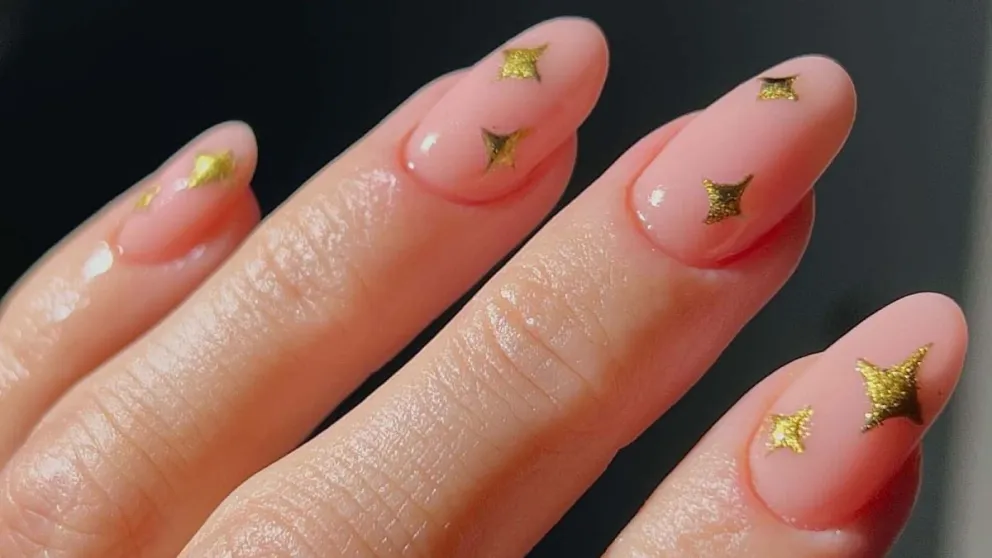 Nail art dorado, la tendencia definitiva para Navidad: inspirate con estos diseños increíbles