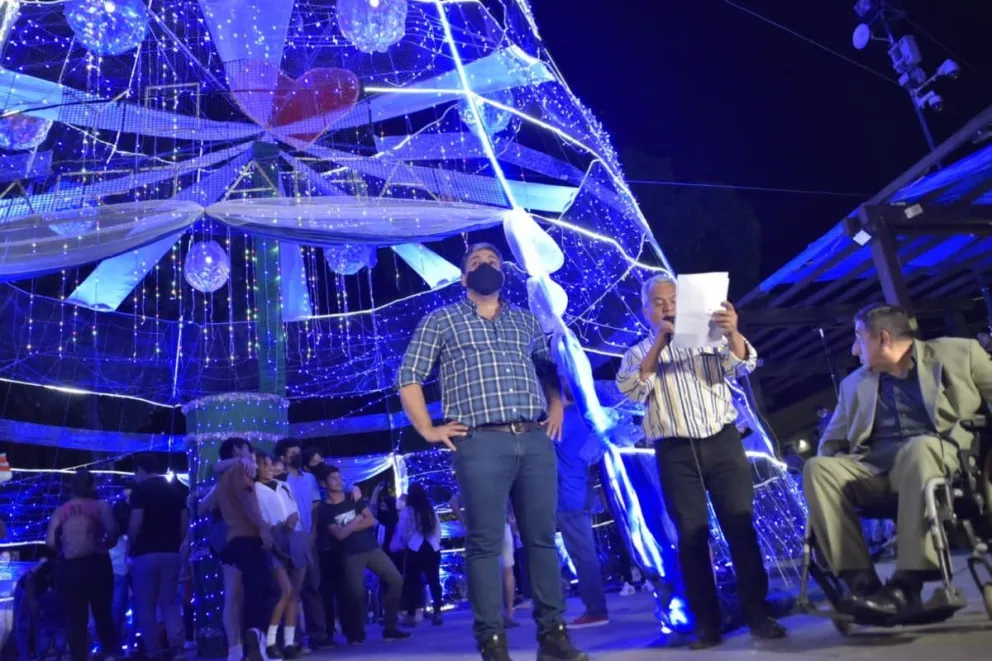 El Grinch se robó la navidad: Mario Mimessi decidió dejar sin el tradicional árbol a Tartagal     