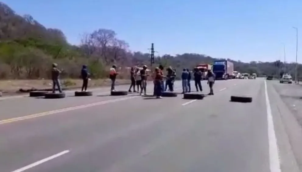 Corte en la ruta 9/34: autoconvocados reclaman la inmediata entrega de viviendas
