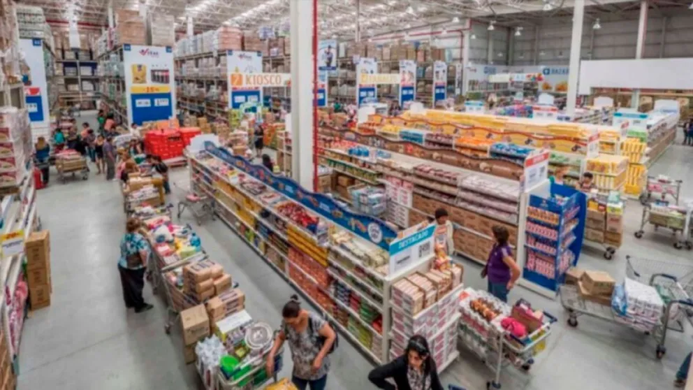 Comerciantes y mayoristas acopian mercadería porque les genera una ganancia del 20 %