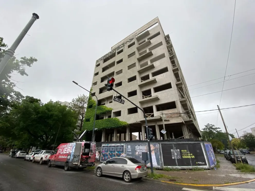 Femicidio en La Plata: atacó a su novia adolescente y la tiró al vacío desde un balcón