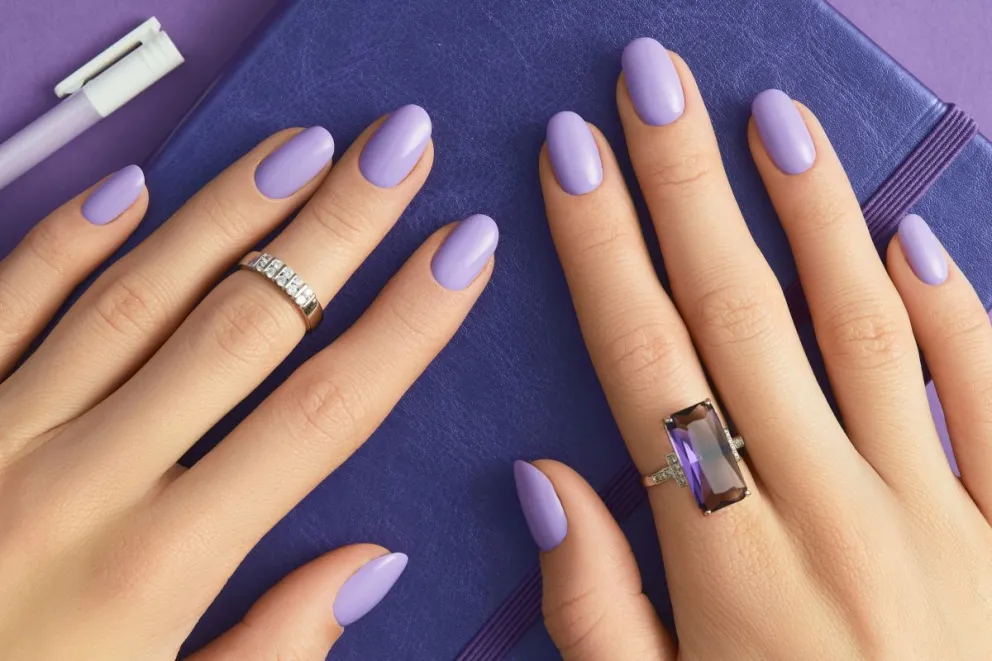 Deslumbrá a todos con este diseño de nail art a puro brillo: uñas delicadas y muy elegantes