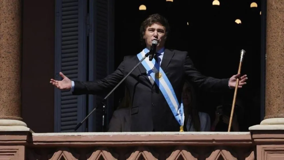 En VIVO,  Javier Milei habló desde el balcón de Casa Rosada por primera vez 