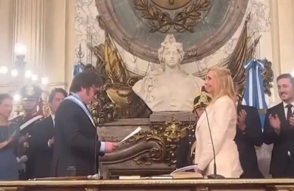El presidente se conmovió en la jura de Karina Milei en la Casa Rosada
