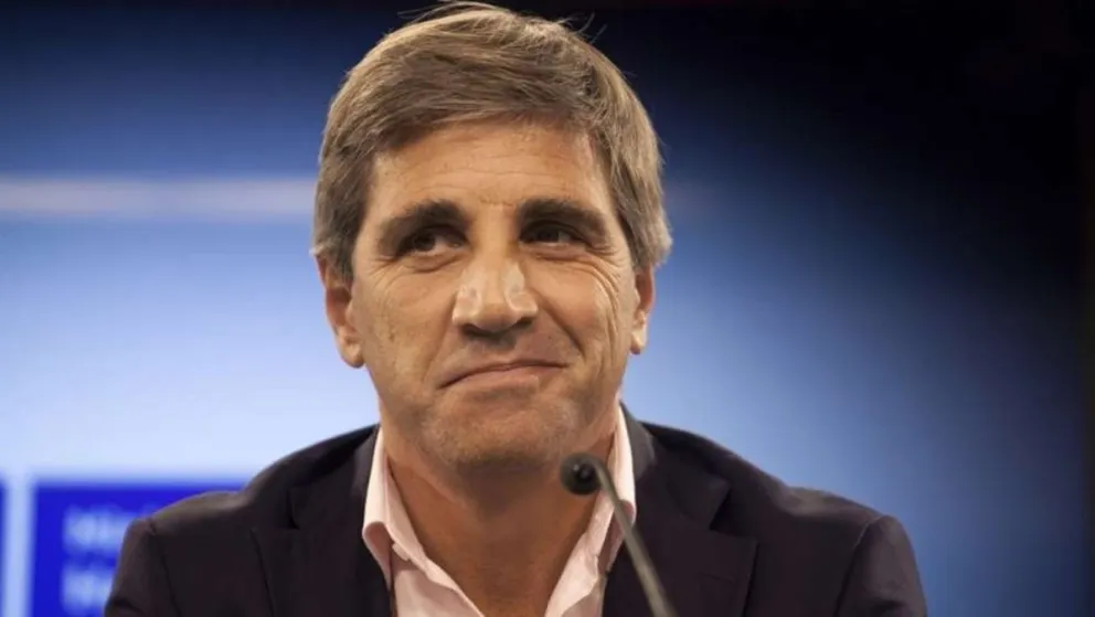 Luis Caputo anunciará las nuevas medidas económicas esta tarde con un mensaje grabado