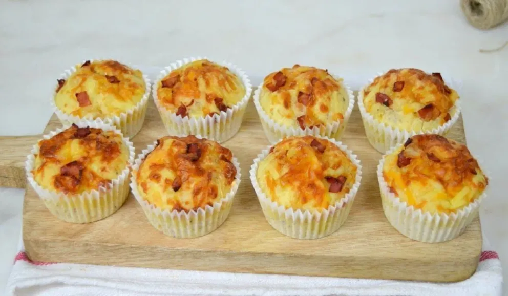 Irresistibles muffins de jamón y queso: sorprende a tus invitados con esta receta en solo tres pasos