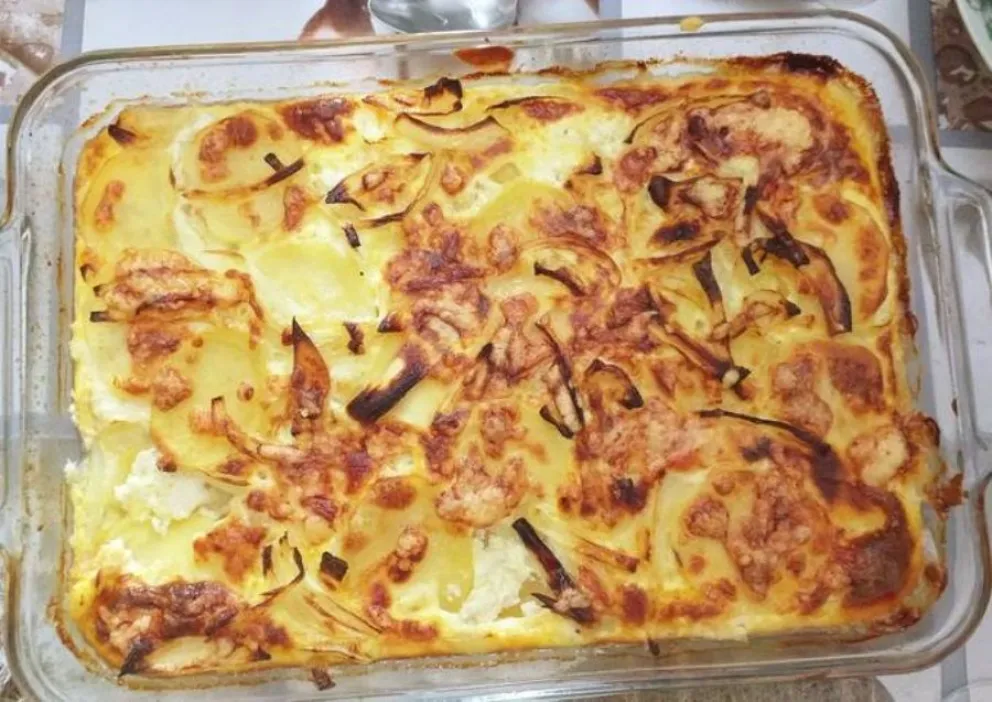 Así podés hacer esta fácil y deliciosa receta de cebollas al horno con queso: todos la disfrutarán
