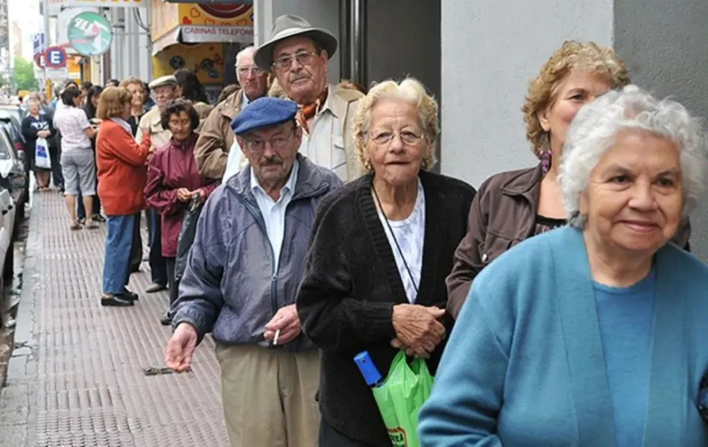 Aumento para jubilados: en cuánto queda el monto tras la sanción de la Ley Ómnibus 