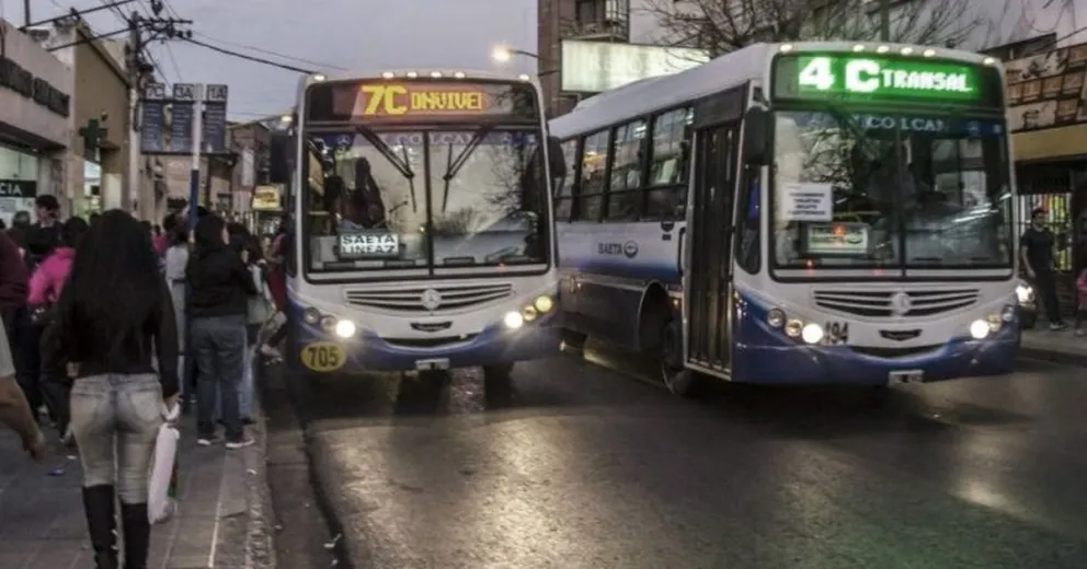 Por temor a posibles despidos, la UTA Salta se declaró en estado de alerta máxima