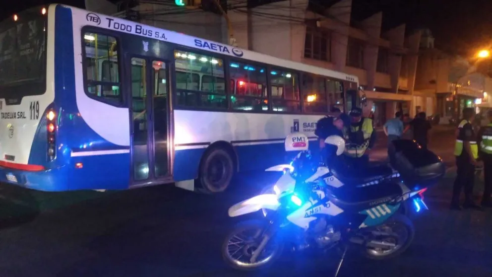 Urgente: un colectivo atropelló a una niña en plena avenida San Martín