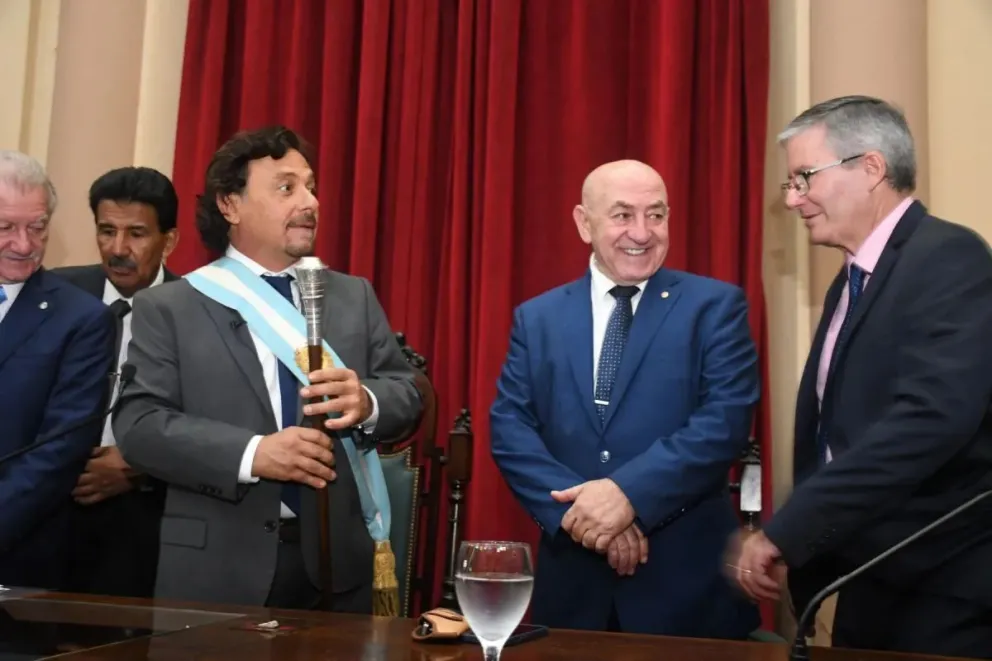 Nuevas medidas: congelaron los sueldos de los funcionarios del Gobierno de Salta