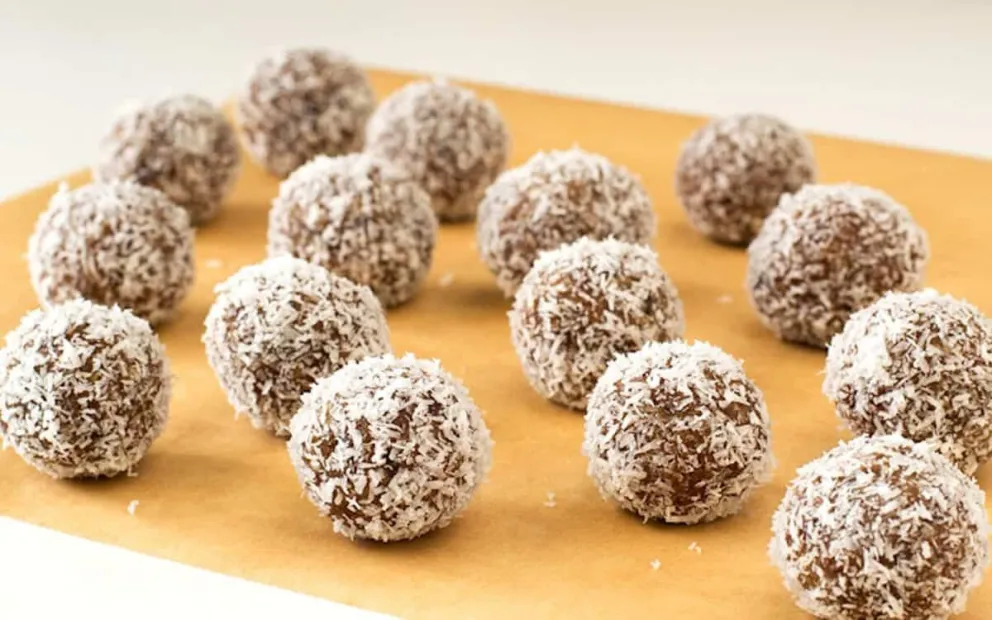 Sin azúcar, sin harina y sin horno: la receta más fácil de bolitas dulces de navidad