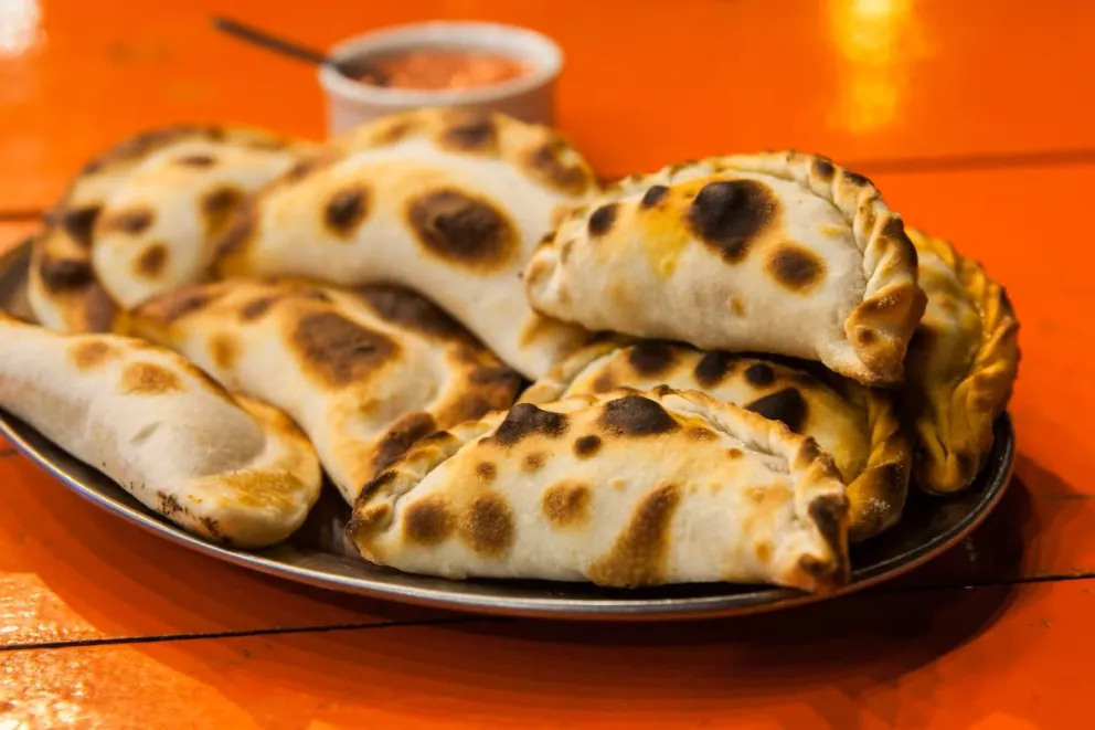 Un local en el macrocentro salteño señalado por obligar a preparar empanadas con carne podrida     