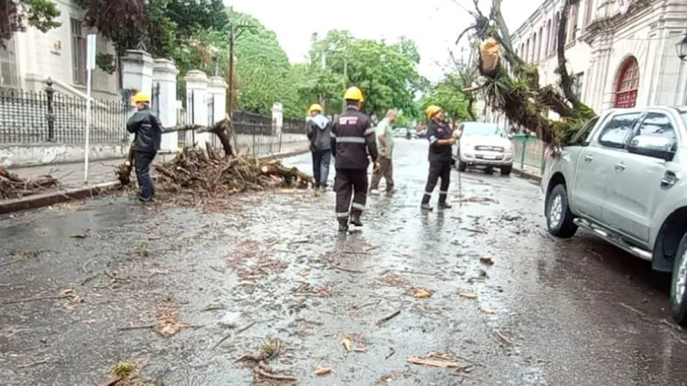 Fin de semana de Navidad en Salta: los incidentes que dejaron la tormenta y los festejos