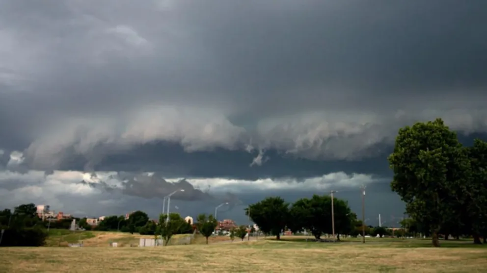 Meteorólogo salteño advierte sobre la alerta amarilla que rige en el interior de Salta para esta tarde - noche