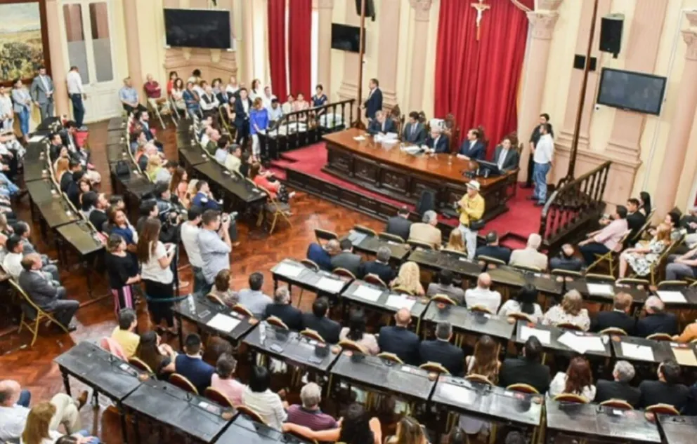 Crece la expectativa por las regulaciones del precio de la luz y el agua en Salta: los diputados no tocaron el tema