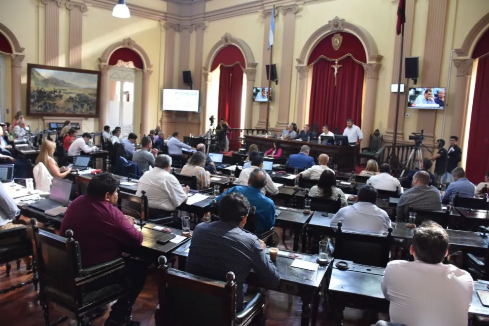 Tras una sesión maratónica, Diputados aprobó la prórroga del Presupuesto 2023