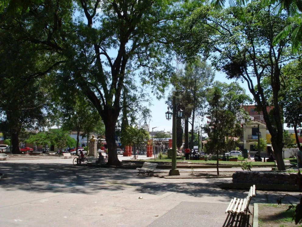Lamentable suceso: un hombre murió de forma repentina mientras hablaba con un amigo en General Güemes