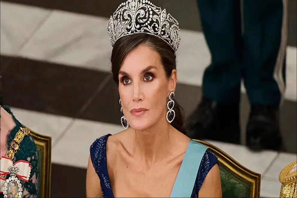 La reina Letizia se ha saltado las normas y es pillada haciendo lo que ha prohibido a sus hijas