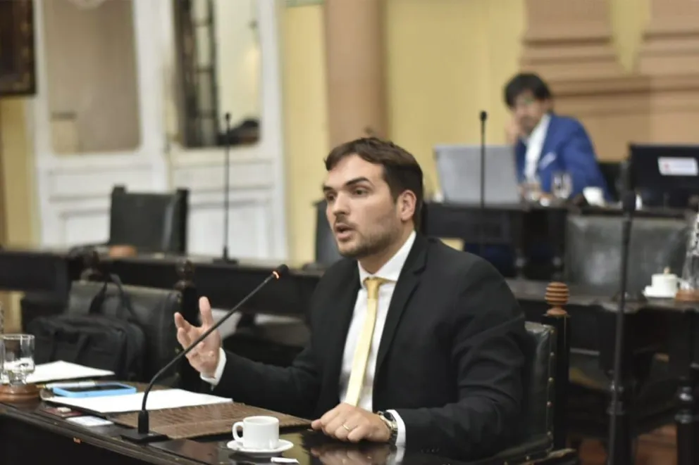 Juan Cruz Curá fundamentó los proyectos de alivio fiscal y actualización de tarifas de luz y agua