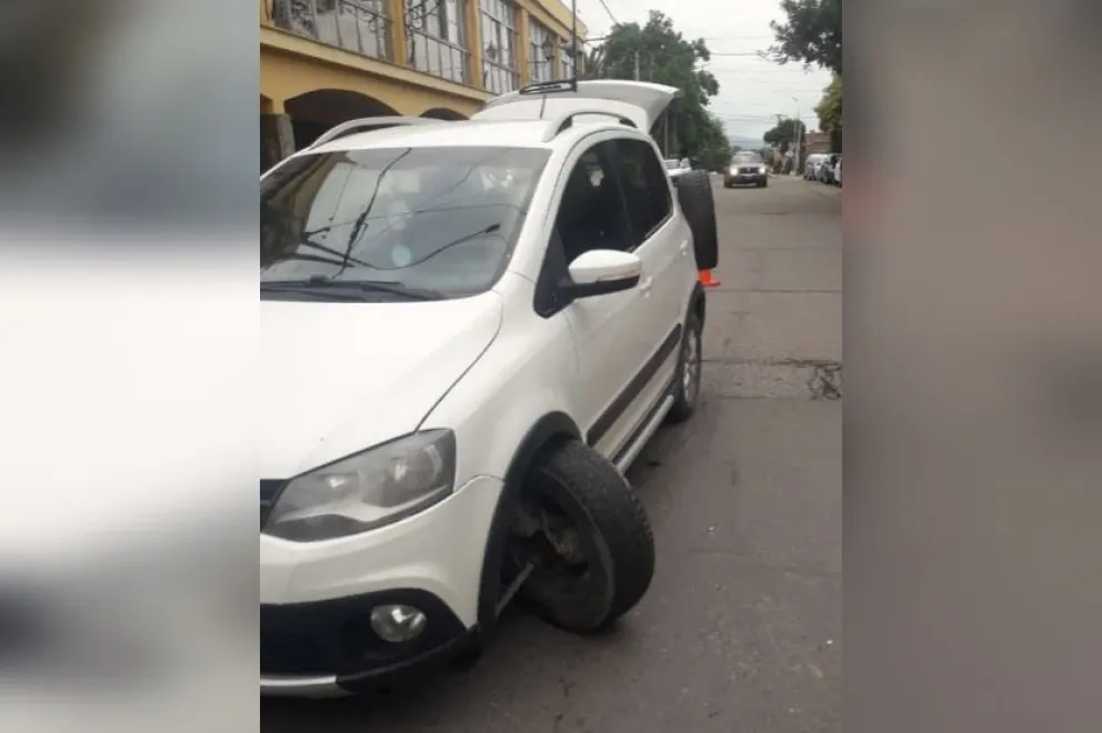 Pudo ser una tragedia: una conductora ebria causó un siniestro vial en la zona oeste de la ciudad