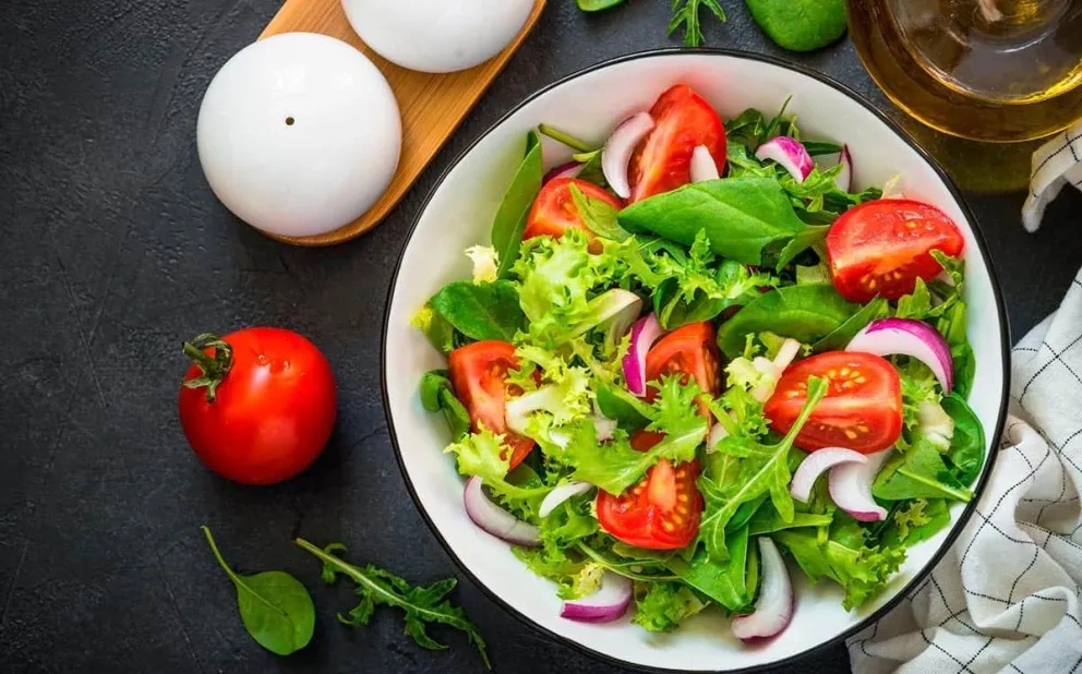 Tres deliciosas recetas de ensaladas frescas y livianas para recuperarte de las celebraciones de Año Nuevo