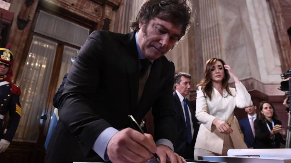 Sin el peronismo, la Ley Ómnibus comienza a debatirse en el Congreso