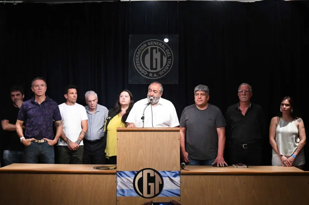 Desde la CGT celebraron la suspensión del DNU por parte de la Justicia y advirtieron que el paro sigue en pie