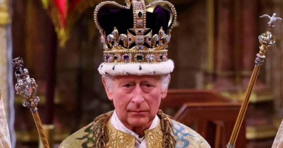 El rey Carlos podría seguir los pasos de la reina Margarita de Dinamarca, esto haría