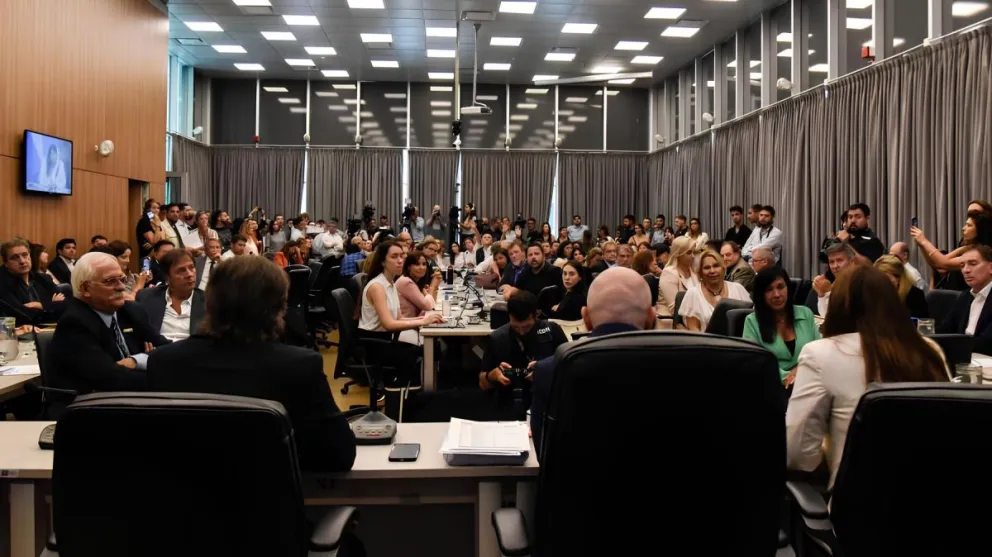 Diputados comenzará a tratar la Ley Ómnibus: ministros del Gobierno expondrán en un Congreso en llamas