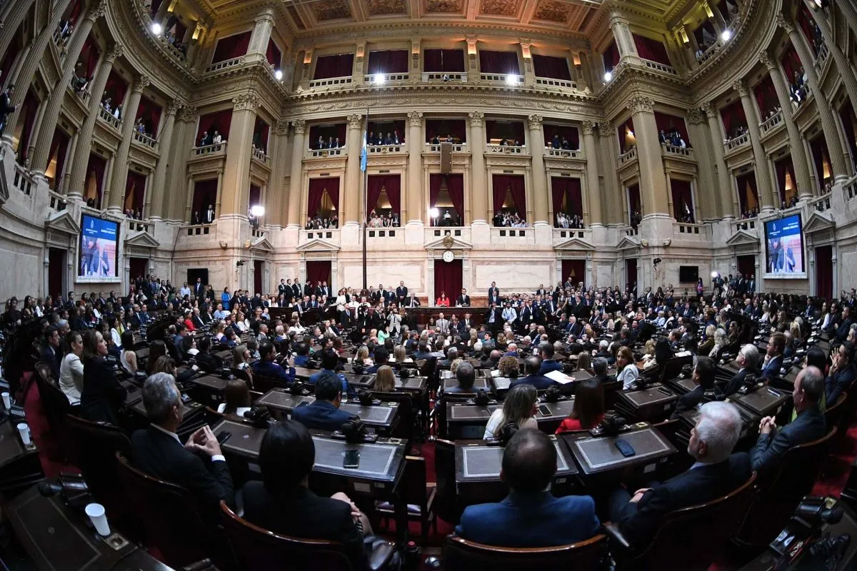 DIPUTADOS DEBATEN LEY &Oacute;MNIBUS