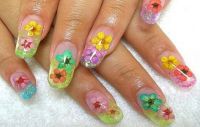 Los hermosos diseños florales de Nail Art para este verano: exclusivos para uñas largas