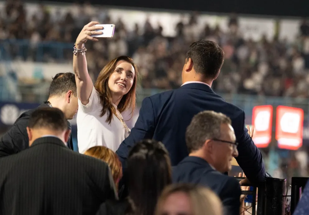 El incómodo momento de Victoria Villarruel en Jesús María: fue repudiado por los músicos del Festival