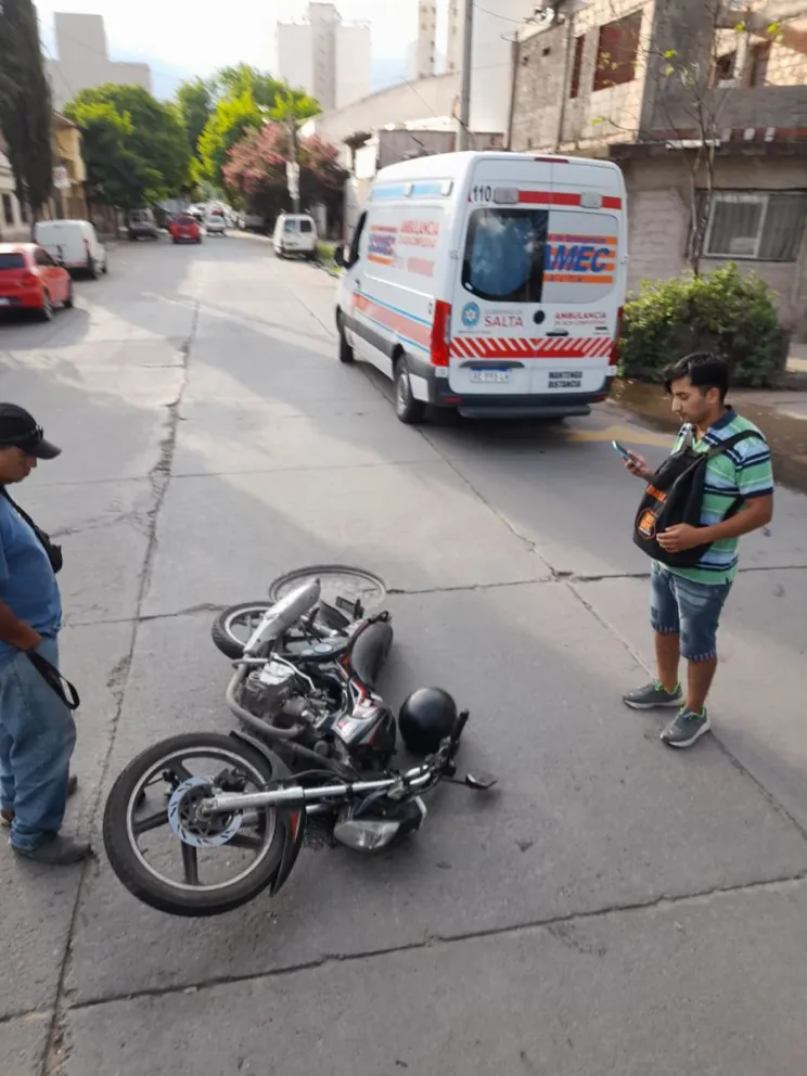 Un motociclista herido tras un fuerte choque en zona norte