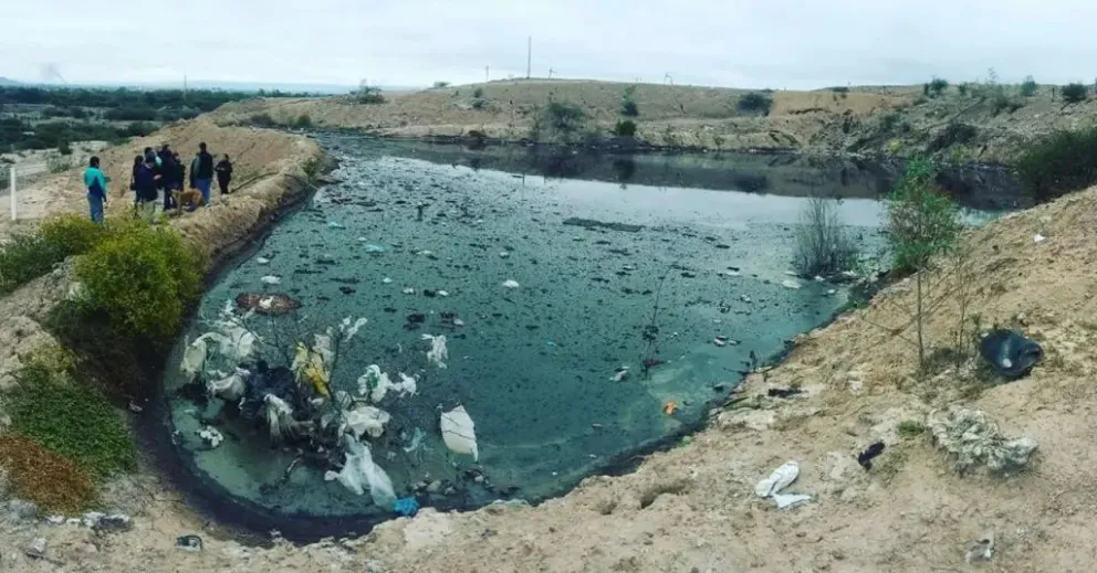 Contaminación en el río Arenales: microbasurales y vertidos cloacales agravan la crisis