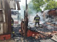 Terrible incendio en Orán: una casa prefabricada sufrió perdidas totales