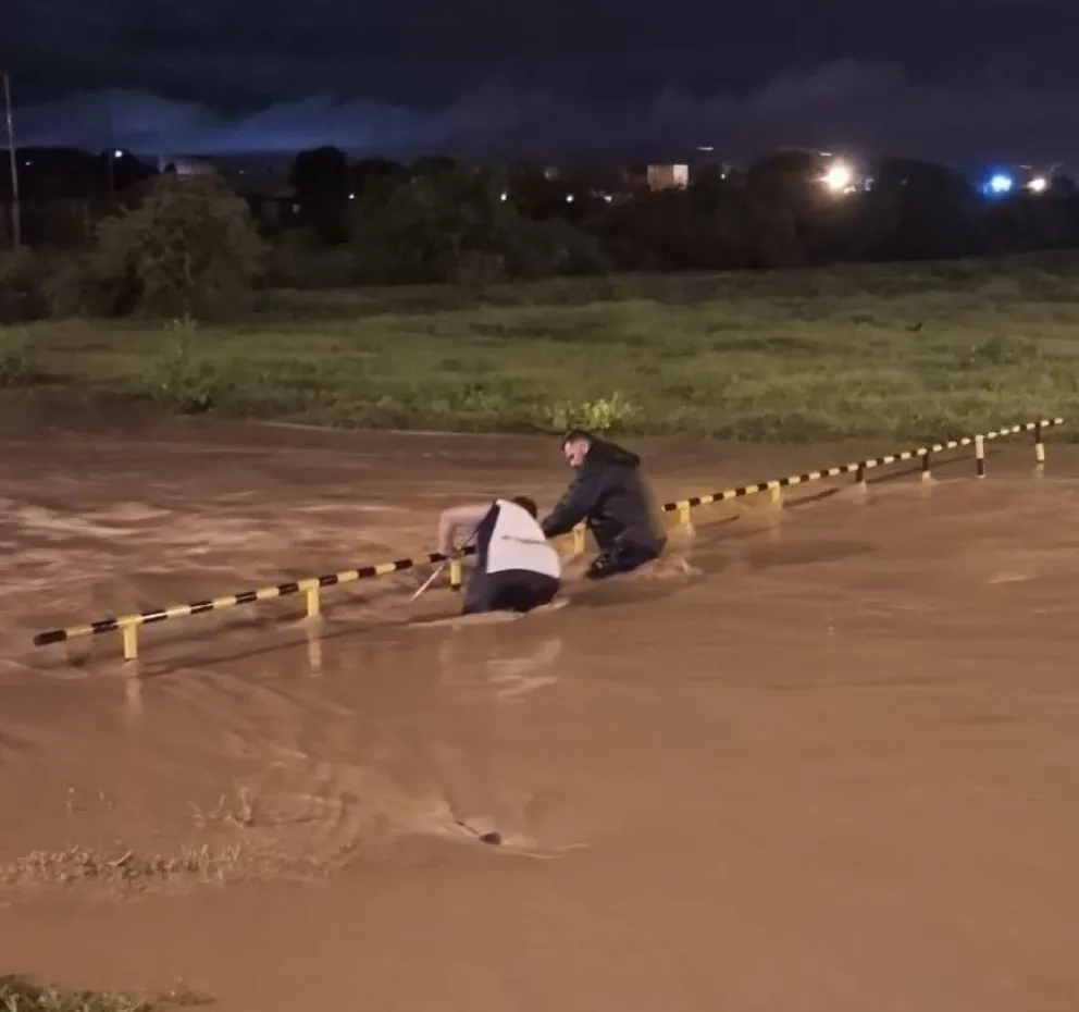 Temporal en la ciudad de Salta: asisten a 80 personas evacuadas en CIC de distintos barrios