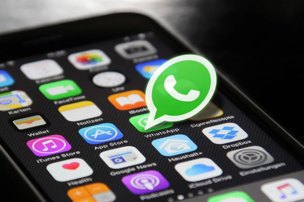 WhatsApp incorpora la triple tilde azul: descubrí para qué sirve esta sorprendente función