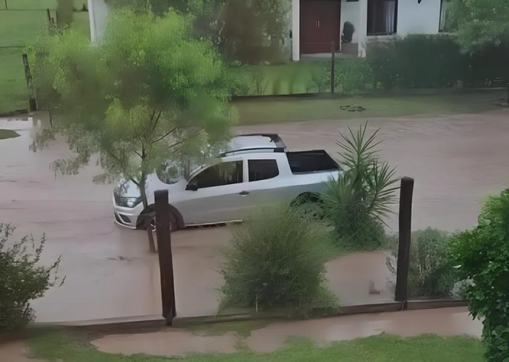 Les prometieron un country y ahora viven inundados: el Grupo Mday sin respuestas a un barrio cubierto por un río