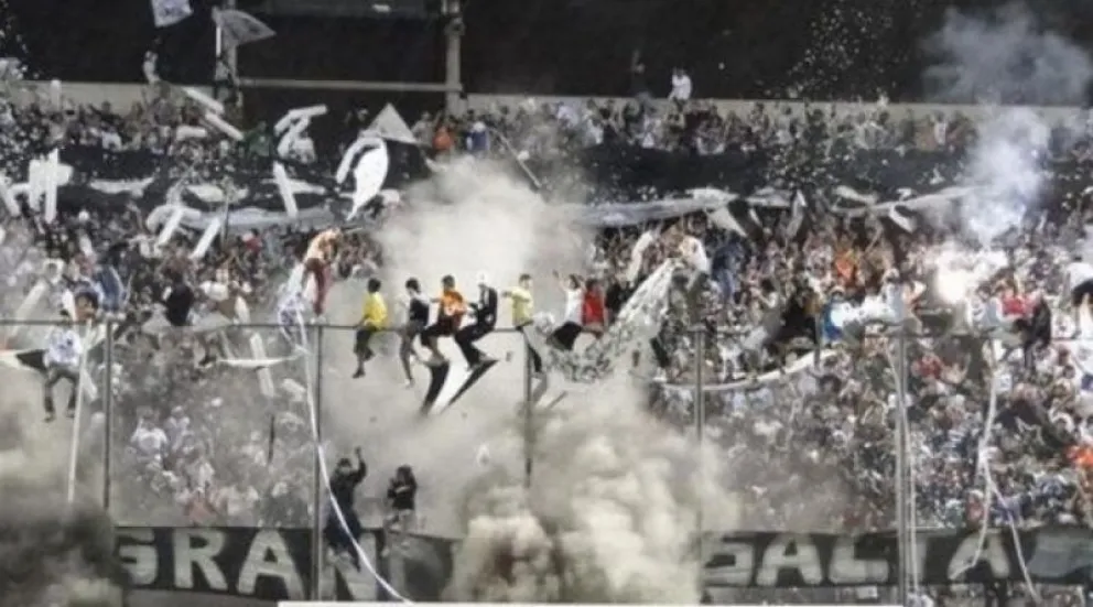 |VIDEO| Día del Hincha de Central Norte: fuerte presencia policial en los alrededores del estadio