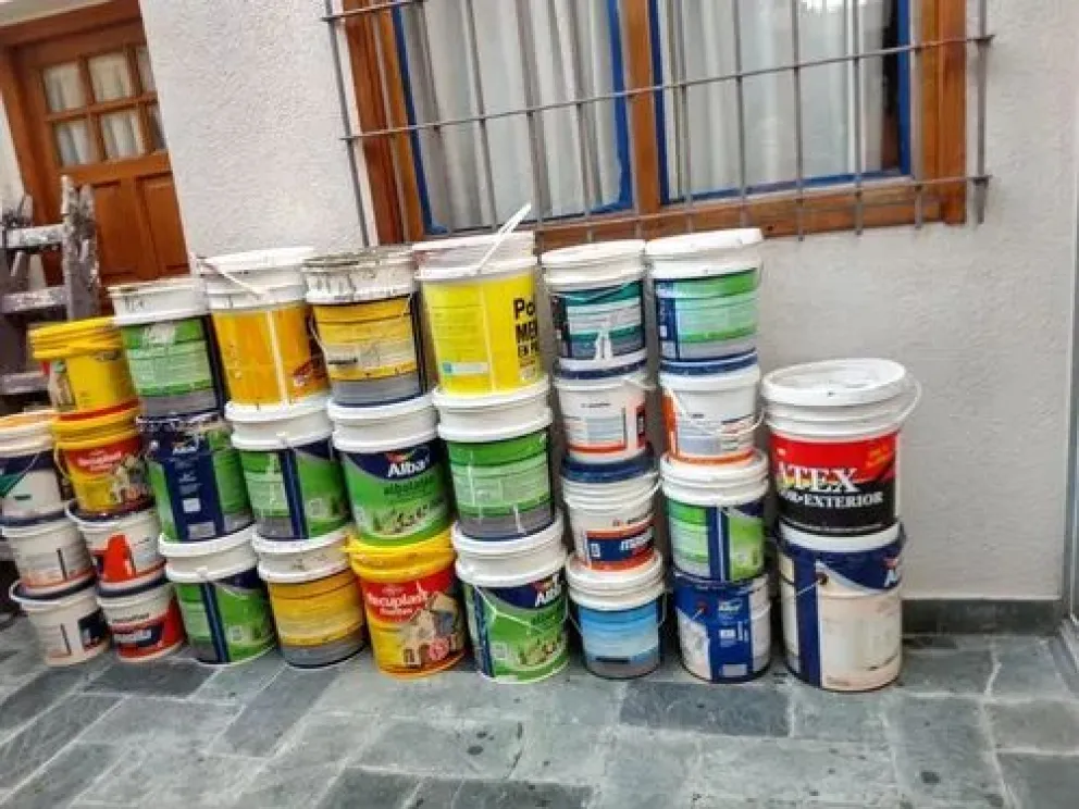 Alertan a comerciantes por estafas con látex falso en el centro salteño