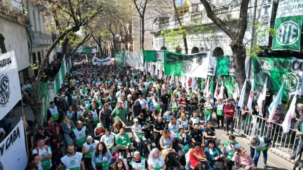 El Gobierno nacional le descontará el día a los empleados públicos que participen del paro general