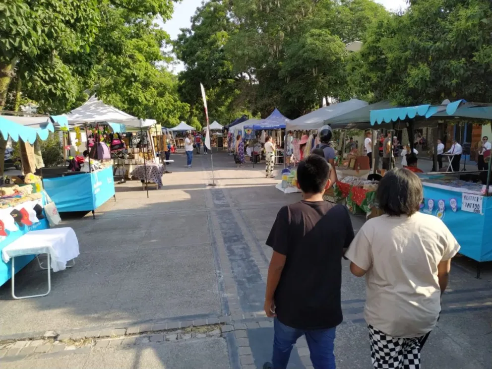 Día del Artesano: invitan a los vecinos a disfrutar de música en vivo y paseos artesanales en la ciudad