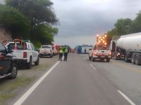 Accidente fatal en la ruta 9/34: tres personas murieron tras el grave choque entre un colectivo y un camión