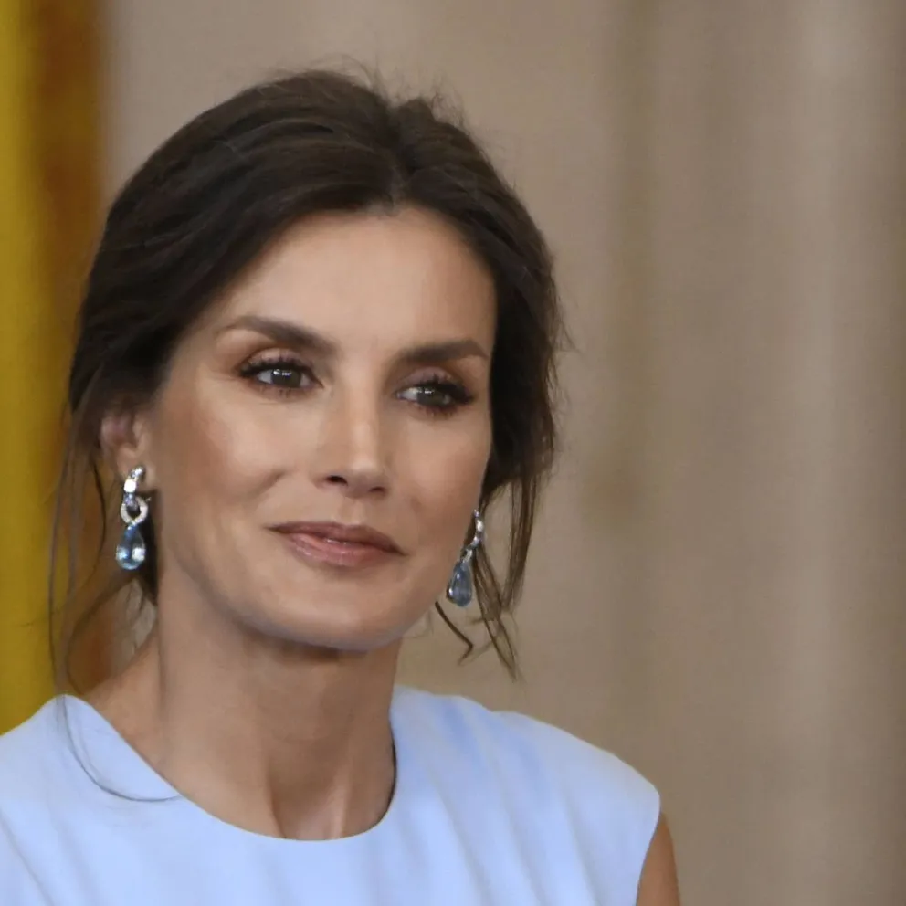 Así fue el feo gesto de la reina Letizia al recibir un regalo de una seguidora