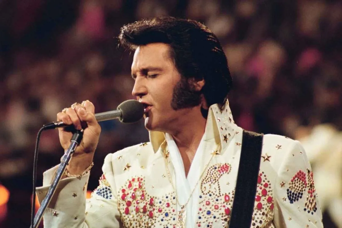 ELVIS PRESLEY